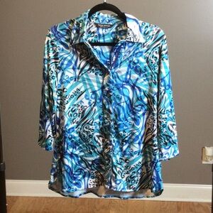 L Tango Mango Blue and White Patterned Button Down Top